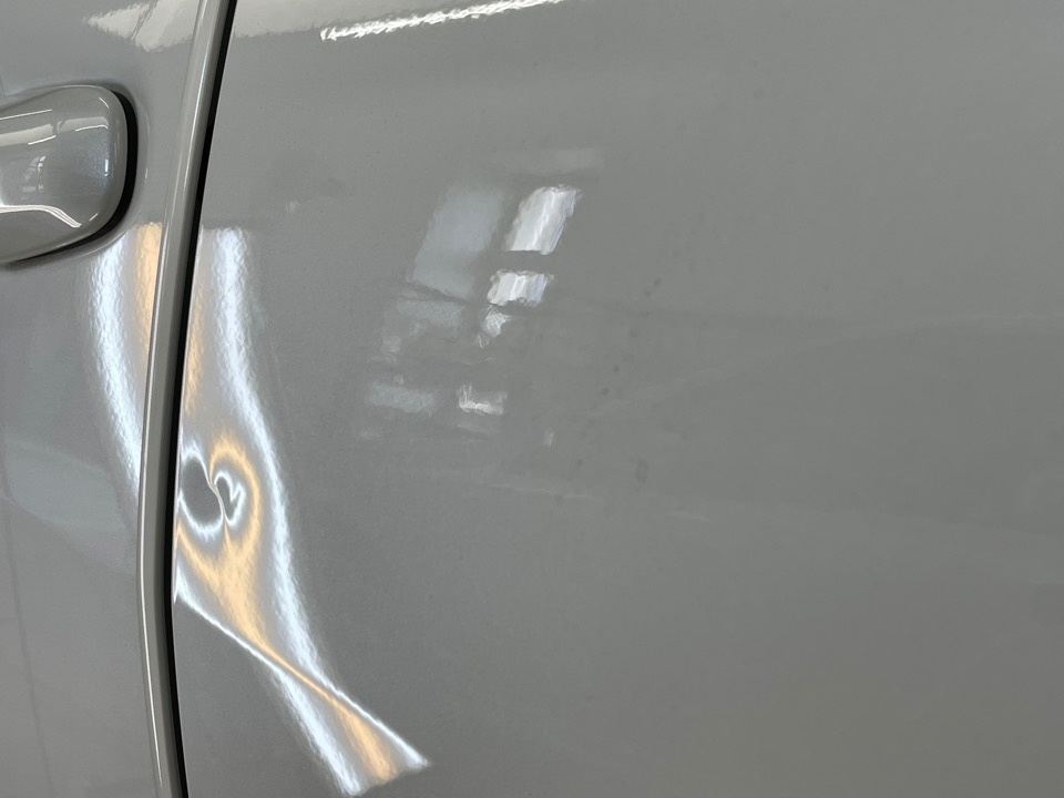 神戸市のヤリスをデントリペアで修理前