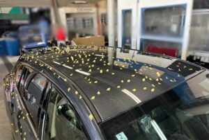 雹害車スバル　レヴォーグ600個ルーフ写真