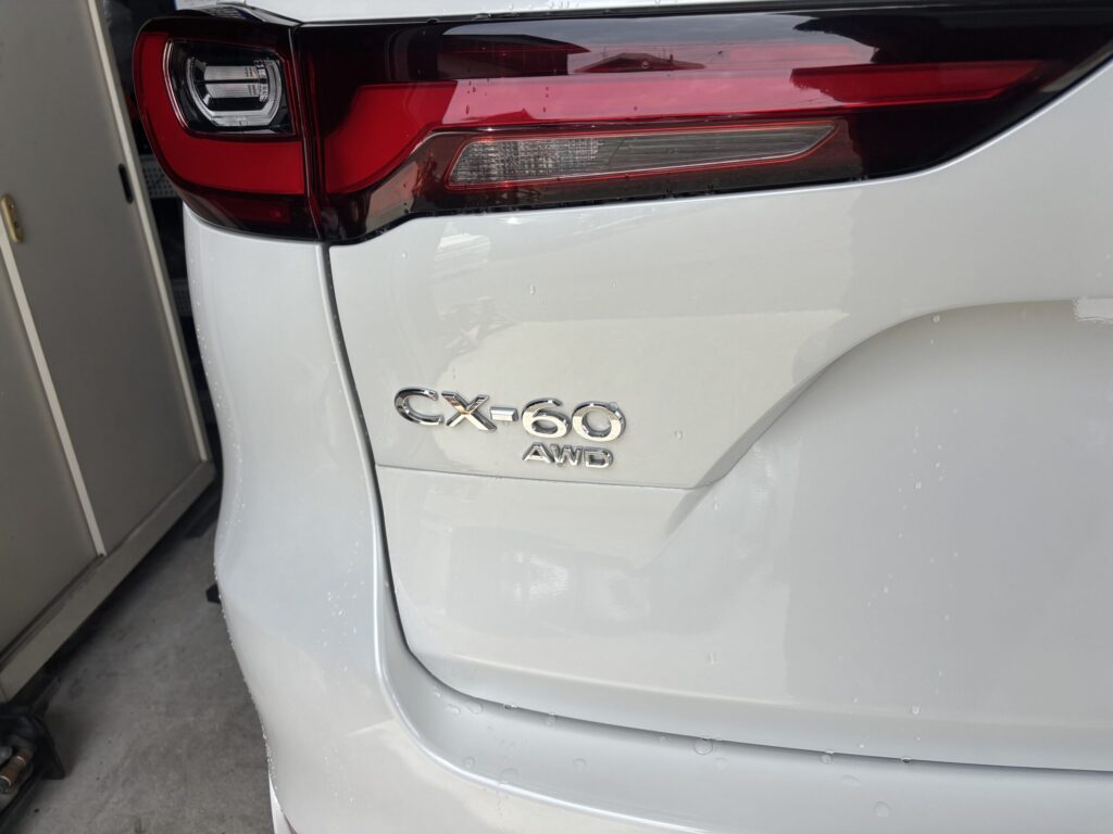 マツダCX-60のAピラーをデントリペアで凹み修理